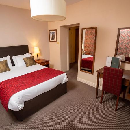 Cross Hands Hotel By Greene King Inns Old Sodbury Екстериор снимка